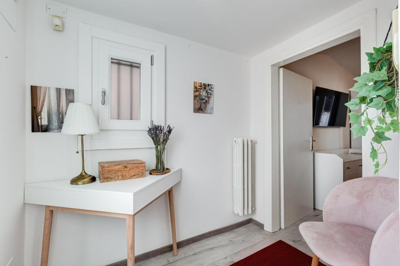 Jmartins Colosseo Suites Рим Экстерьер фото